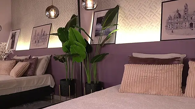 IzzyWild online show from March 27, 11:11 am