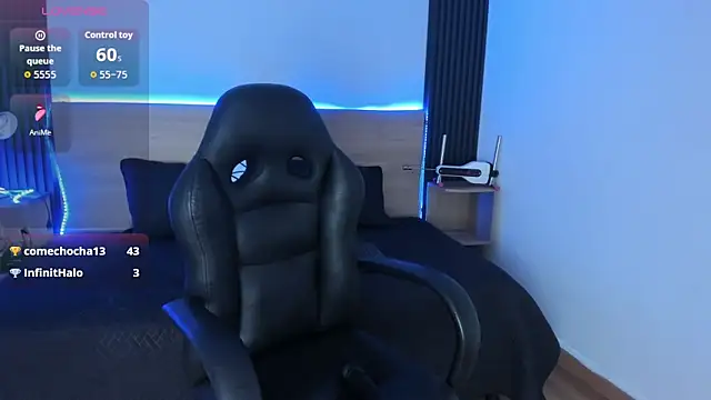 Chiqui milk  online show from October 25, 8:15 pm