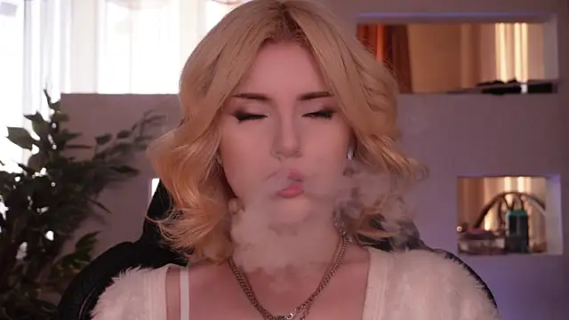 Chriss Fox online show from April 12, 3:26 pm