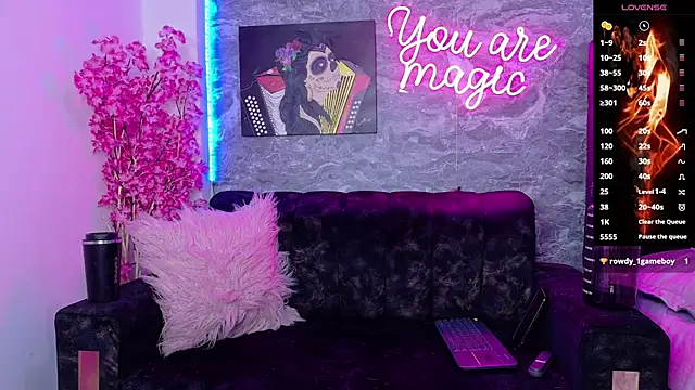 siamarlin online show from December 3, 7:49 pm