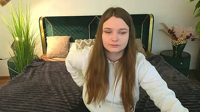 MagicPeachh  online show from March 25, 7:44 am