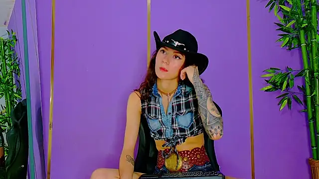 scarlet-jonesx online show from October 31, 11:42 pm