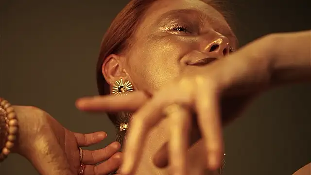 ginger hugs online show from March 23, 10:16 pm