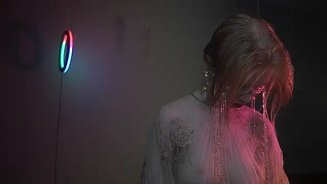 ginger hugs online show from December 22, 10:13 pm