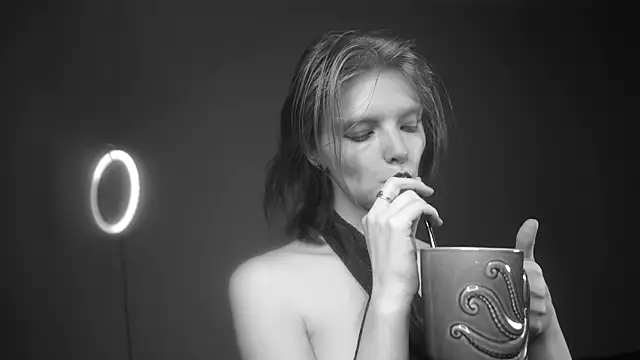 ginger hugs online show from October 23, 10:16 pm