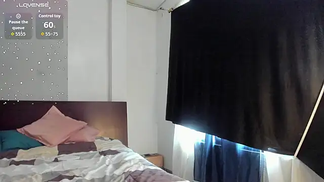 latinaStepmom online show from October 31, 9:19 pm