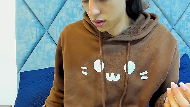 FreyaMoller online show from January 19, 1:29 pm