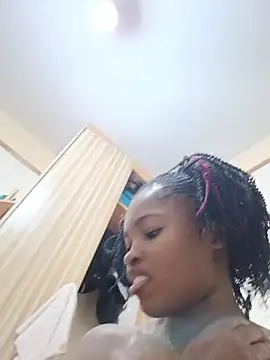 queen rae online show from May 23, 1:04 am