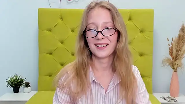 LolaWilsons online show from March 27, 9:54 am