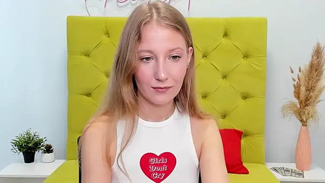 LolaWilsons online show from March 25, 8:17 am