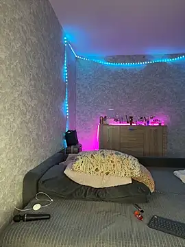 Evaaa Babiesss online show from April 4, 5:34 pm