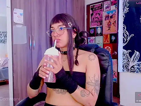 melissahowl online show from September 8, 6:18 pm