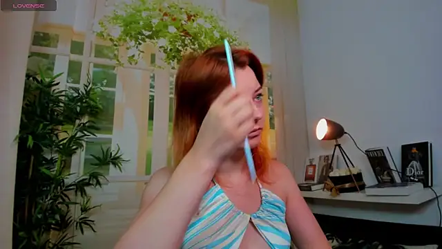 pretty little thing online show from September 30, 5:13 am