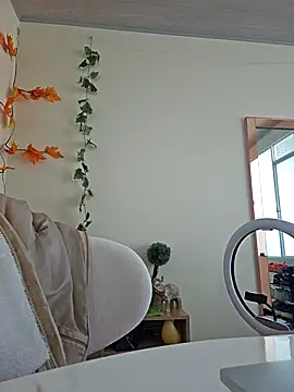 valery mora online show from September 11, 3:45 pm