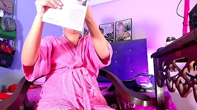 sexy-luna-star-ts online show from December 19, 8:45 pm