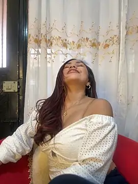 MonicaMoret online show from December 5, 12:50 pm