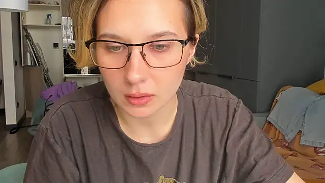 Lilith lutherlow online show from April 15, 2:17 pm