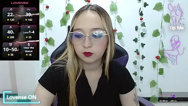 Liaroberts1 online show from February 14, 2:57 am