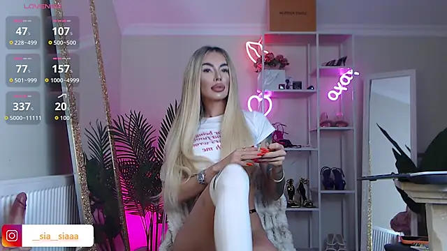 ArianaArianna online show from March 6, 9:15 am