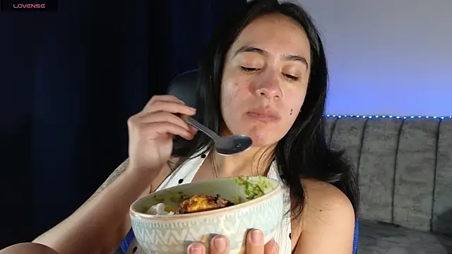 ZaraDames  online show from April 22, 3:25 am