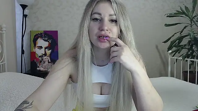 ShyEvaa online show from April 17, 10:50 am