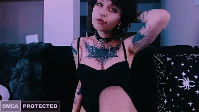 NaughtyLittleFox online show from February 11, 7:32 am