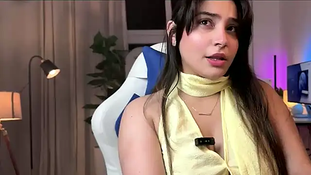 demieliss online show from April 13, 7:03 pm