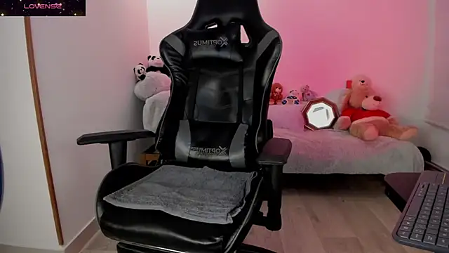 Biancastrongg online show from February 15, 4:26 am