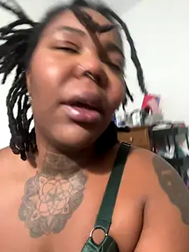 Goddess Nafeesha online show from January 7, 2:37 am