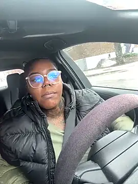 Goddess Nafeesha online show from April 5, 7:13 pm