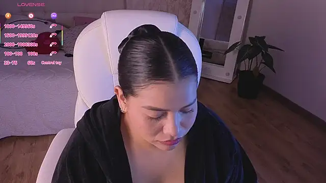 loly marce online show from September 25, 9:01 pm