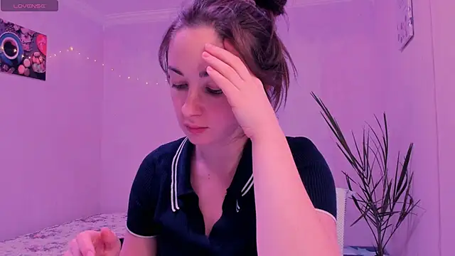 cClandesTina online show from October 3, 9:42 pm