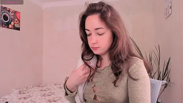 cClandesTina online show from October 6, 8:09 am