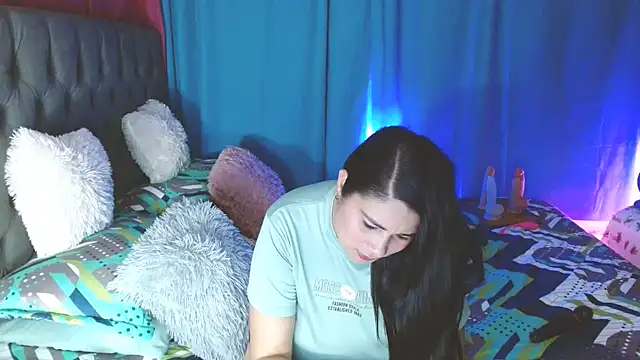 Kerly Lopez online show from April 7, 11:29 pm