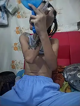 The-quee22 online show from October 10, 7:08 pm