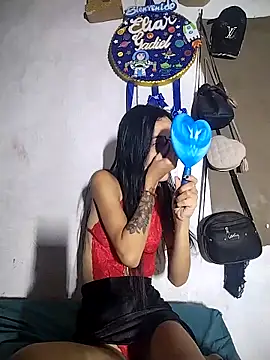 The-quee22 online show from November 29, 7:29 pm