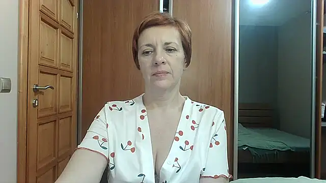 LoraLoraMay online show from February 28, 7:24 pm