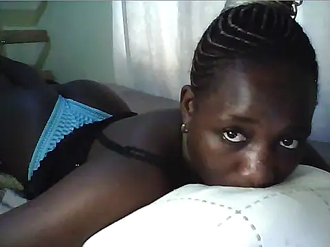 Adaline-Paris online show from April 11, 1:04 pm