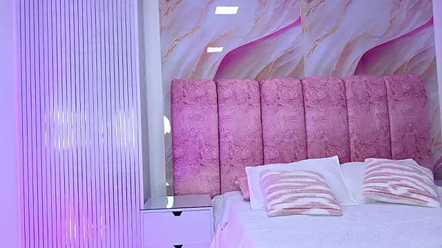 kendal rossi online show from February 14, 12:29 pm