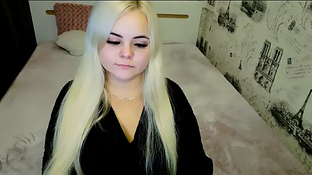 lovely-eyes online show from October 30, 8:10 pm