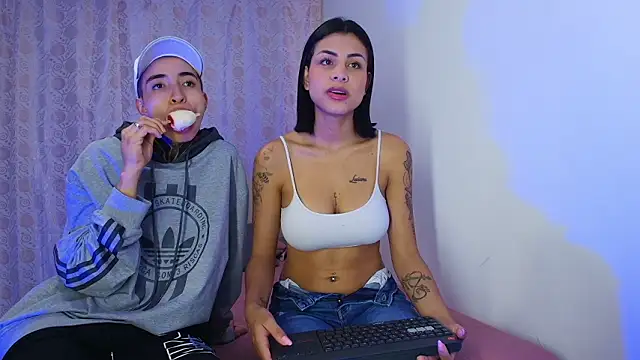 Tinny and Candy online show from February 6, 10:35 pm