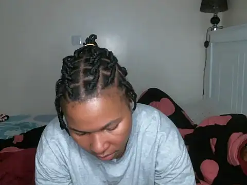 R-thequeen online show from December 2, 8:59 am