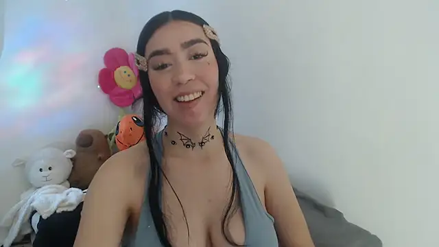 Julieta De Los Angeles online show from April 13, 10:21 pm