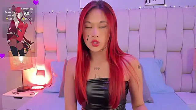 SkinnyFoxy online show from February 3, 8:23 pm