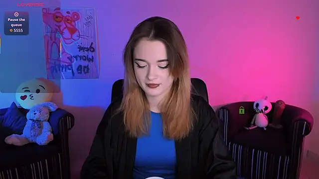 liana kisses online show from January 5, 8:01 pm