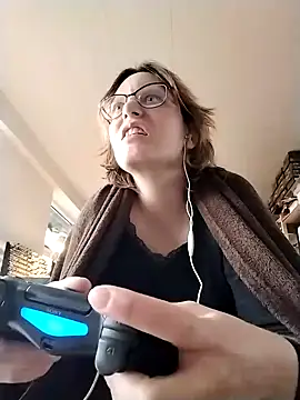 PernillaGirl online show from October 4, 12:33 pm