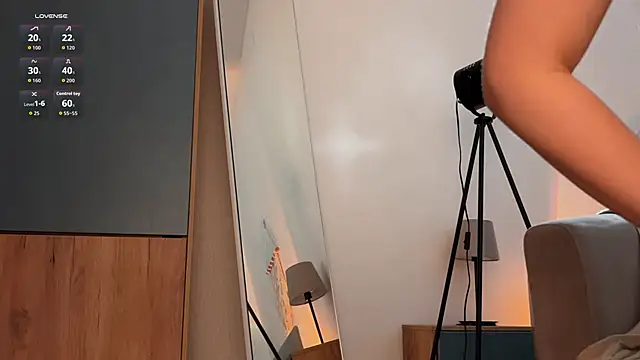 jennetdoll online show from September 19, 1:43 pm