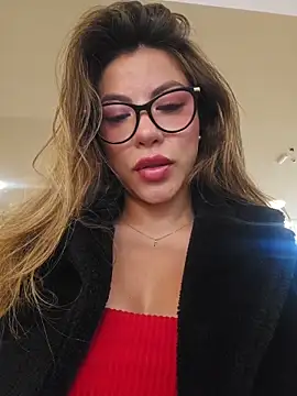 Karen San Miguel online show from April 17, 9:50 pm