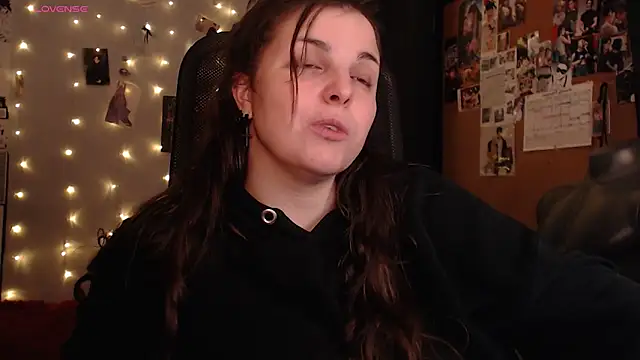 Saya sweet online show from October 11, 9:28 pm