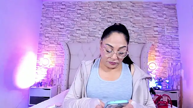 Gina Myers online show from February 21, 1:01 pm